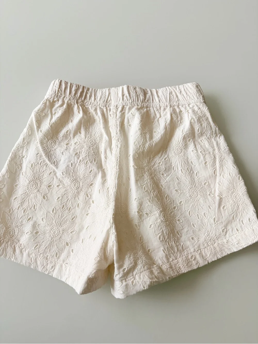 Bellerose Cream Eyelet Elastic-Waist Girls Shorts Sz 8